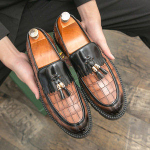 Nouvelles Chaussures en Cuir PU à Pompons Exquises pour Hommes Grandes Tailles 2026, Vente en Gros pour Usage Extérieur, Conception Respirante à <span class=keywords><strong>Semelle</strong></span> Épaisse et Confortable - Product Image 4