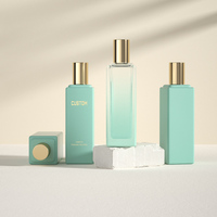 Flacon à billes en verre carré givré de luxe de 50ml avec couvercle à rouleau d'or et d'argent Volume d'huiles de flacon à rouleau de parfum personnalisé 30ml/100ml