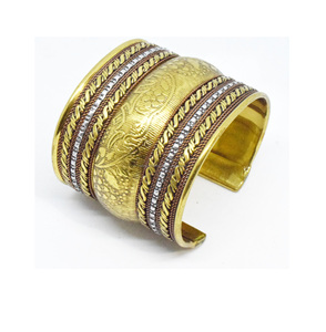 Promotion Noël 2024 : Bracelet en laiton poli, Bijoux en laiton pour femme, Bijoux en laiton imprimé lourd pour l'hiver - Product Image 2