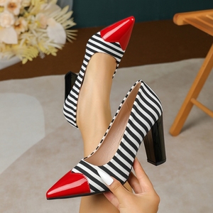 Scarpe da Donna Eleganti e alla Moda con Tacco Alto, Punta Affusolata, Scollatura Bassa, Tacco Spesso a Righe Bianche e Nere - Product Image 5