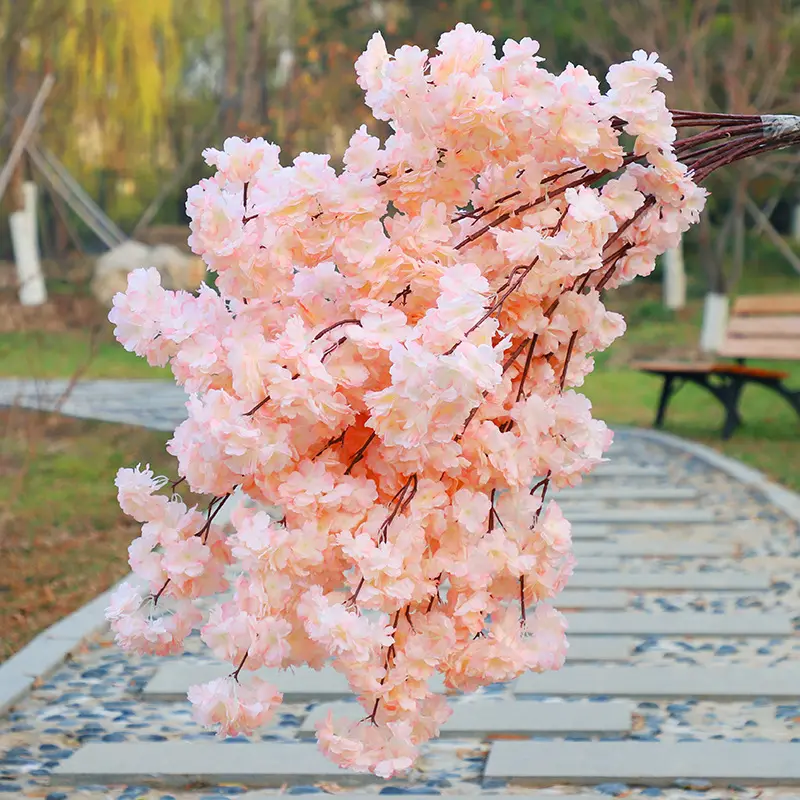 Rami di fiori di ciliegio artificiali per la decorazione della casa dell'albero di fiori di ciliegio per interni ed esterni