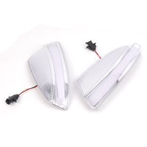 Retrovisor con Intermitente para Mercedes-Benz W204, Versión Blanca Brillante, 2008-2011, Pieza de Repuesto L076NLR - Product Image 1