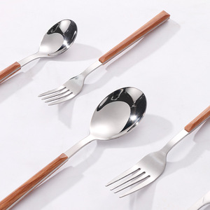 Thép không gỉ thiết lập dao kéo Hàn Quốc muỗng và Ngã Ba với màu gỗ xử lý - Product Image 5