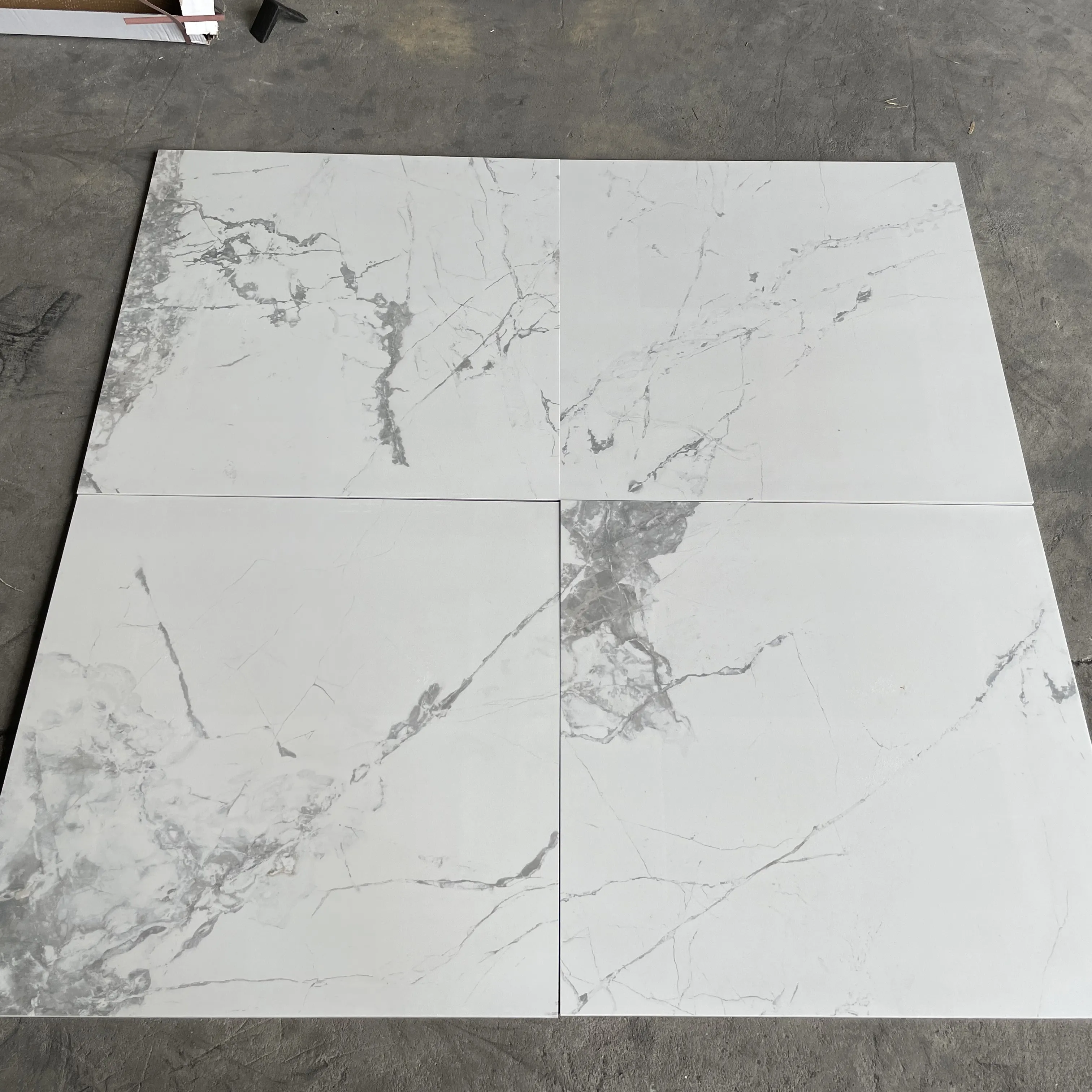 Anti-Rutsch-Carrara weißer Marmor matte Oberfläche Badezimmer Wohnzimmer Bodenfliesen Carre aux Sol 60x60