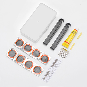 Kit de herramientas de reparación de bicicletas Yueli con bomba, parches para neumáticos y multiherramienta para mantenimiento de bicicletas de carretera y montaña - Product Image 3