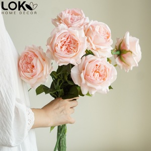 Rosa Artificial de Goma Suave Realista Hecha a Mano para Decoración de Bodas y Hogar Estilo Moderno - Product Image 2