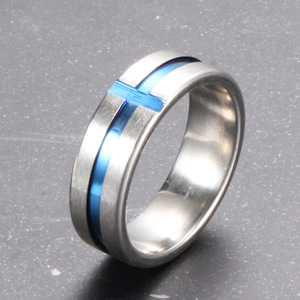 Anillo de acero de titanio de 6 mm con incrustaciones de cruz de resina epoxi azul, joyería de compromiso para mujer - Product Image 1