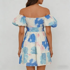Robe personnalisée écologique élégante à imprimé aquarelle, taille haute, épaules dénudées, manches bouffantes, corsage torsadé, jupe à volants pour femme - Product Image 3