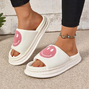 Nouveauté 2026 : Chaussons <span class=keywords><strong>Smiley</strong></span> unisexe pour couple, d'intérieur, mignons, à semelle épaisse, très populaires à l'international - Product Image 4