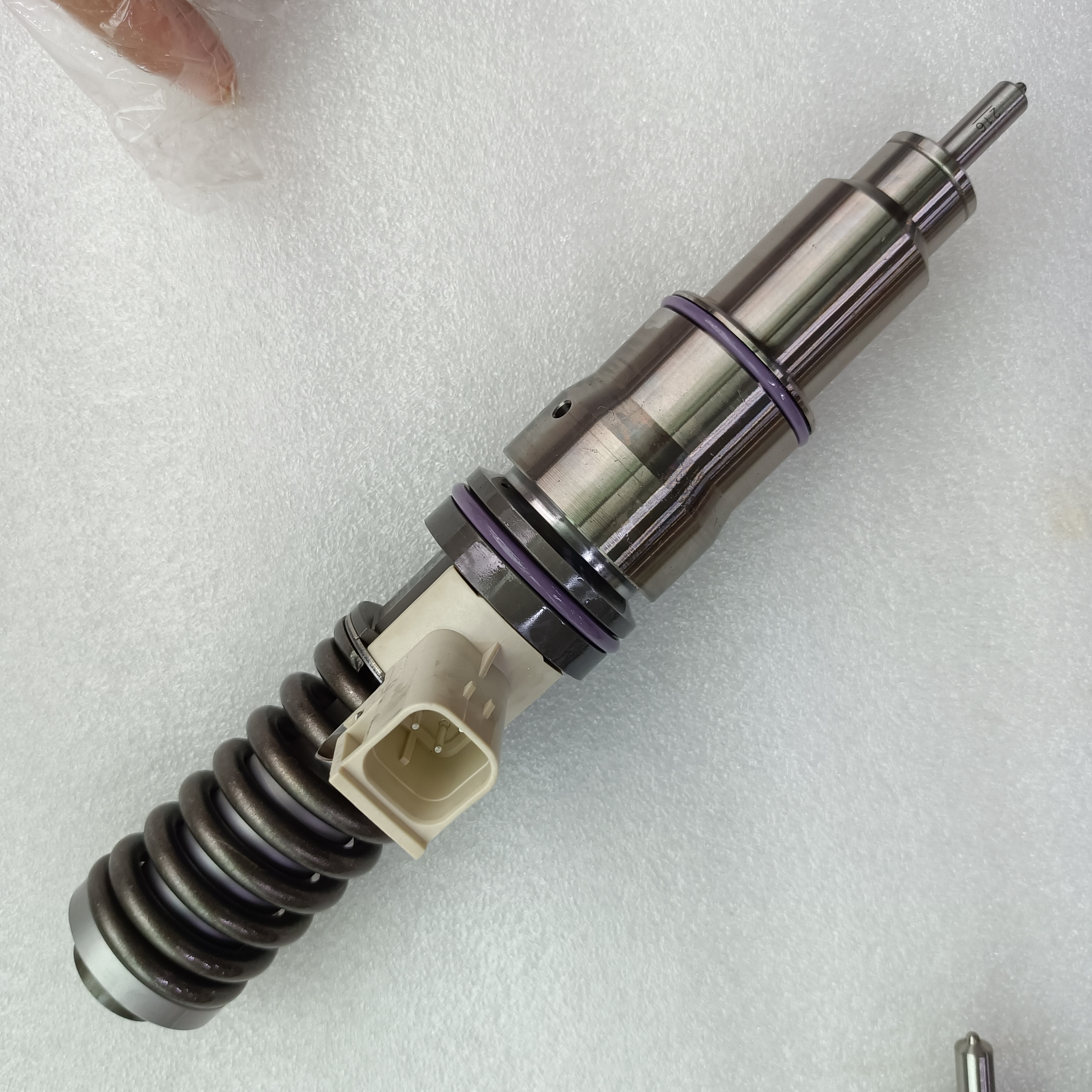 High Quality Diesel Fuel Injector 20547351 Common Rail Injection Nozzle BEBE4D01101 BEBE4D01201 BEBE4D31001  For Volvo Truck