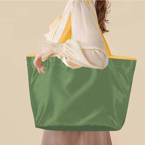 Bolsa de Compras Reutilizable Ecológica de Poliéster, Diseño Plegable y Resistente para Supermercado, Fabricación OEM/ODM - Product Image 1