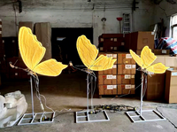 Jin Xi LDDJ-37 Papillon en soie blanc à ailes battantes à ouverture/fermeture automatique avec lumière LED pour la décoration d'événements