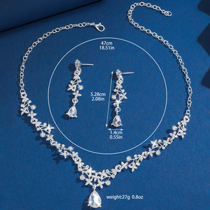 Conjunto de Joyería con Diseño Floral Estilo Mori Girl - Exquisito Collar y Aretes de Aleación de Zinc con Cristales de Estrás para Bodas |   Venta al por mayor - Product Image 6