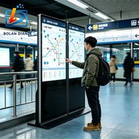 Máquina Publicitaria Vertical con Pantalla Táctil IR de 55 Pulgadas, Expansión con Tarjeta TF, Compatible con Decodificación de Múltiples Formatos de Medios