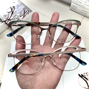 Monturas de <span class=keywords><strong>Gafas</strong></span> Ópticas Metálicas al por Mayor 2026, Colores Variados en Stock, Monturas de <span class=keywords><strong>Gafas</strong></span> de Moda para Unisex - Product Image 2