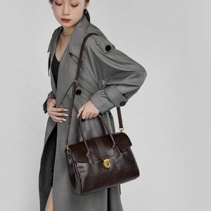 <span class=keywords><strong>Bolso</strong></span> de Cuero Encerado Vintage para <span class=keywords><strong>Mujer</strong></span>, 30cm, <span class=keywords><strong>Bolso</strong></span> Bandolera de Oficina con Cierre Metálico, OEM ODM - Product Image 5
