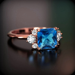 Anello Vintage con Gemma Blu in Stile Corte per Donne, Elegante Gioiello da Dito - Product Image 4