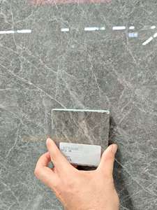 Dalles de marbre gris foncé en pierre naturelle en gros provenant du port de Xiamen en Chine pour les projets de sol et de mur d'hôtels et d'appartements - Product Image 2