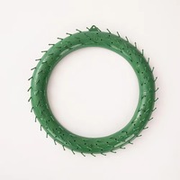 Couronne artificielle personnalisée anneau inférieur en plastique de Noël DIY Design couronne de fleurs cercle de coeur pour la décoration de la maison accessoires