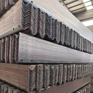 Barrière de sécurité routière en acier forgé de haute qualité, type <span class=keywords><strong>W</strong></span>, galvanisée à chaud, anti-choc, avec éclairage - Product Image 6