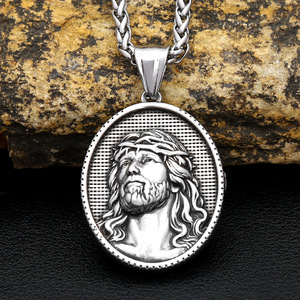 Yunnique – collier avec pendentif visage de Jésus en acier inoxydable pour hommes, bijoux religieux ovales, accessoire de mode - Product Image 1