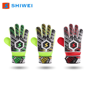 Guantes de portero de fútbol Shiwei de látex PU transpirables unisex para niños y adultos en verde, amarillo y rojo. - Product Image 3