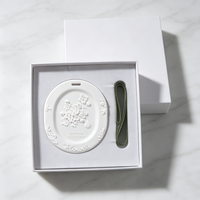 Diffuseur d'huiles essentielles en céramique parfumée, fait main, en forme de fleur, pour la maison, désodorisant suspendu pour placard, vente en gros