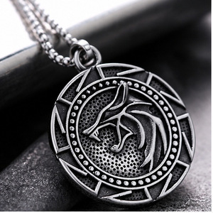 Yunnique – collier avec pendentif tête de loup Viking en acier inoxydable, bijoux unisexes, cadeau, design animal géométrique, JD215 - Product Image 1