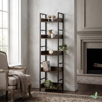 Estantería Alta con Marco de Metal Negro y Estantes de Madera, Estilo Industrial, Vertical, con Ganchos Laterales Múltiples para Colgar Artículos