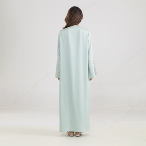 عباءة إسلامية بالجملة للنساء المسلمات في رمضان مع تصميم بالترتر، عباءة دبي مريحة بلون موحد - Product Image 3