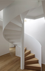 <span class=keywords><strong>Scala</strong></span> curva su misura <span class=keywords><strong>scala</strong></span> moderna con <span class=keywords><strong>scala</strong></span> a chiocciola di lusso con <span class=keywords><strong>scala</strong></span> a chiocciola facile da installare scale antincendio di sicurezza - Product Image 3