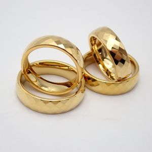 Anillo de Pareja de Carburo de Tungsteno Chapado en Oro de 18k con Diseño de Diamante Poligonal Personalizado OEM, Anillo de Promesa de Boda para Mujer y Hombre - Product Image 4