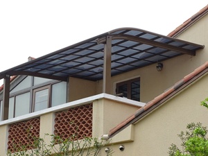 Coperture per Patio in Policarbonato Solido Anti-UV Impermeabile con Struttura in Alluminio, Set di Tende da Sole per Terrazza, Legno Trattato a Pressione Naturale, Garanzia di 10 Anni - Product Image 3