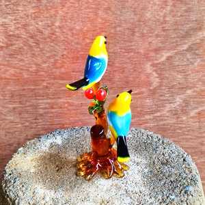 Figura de Pájaro de Vidrio Hecha a Mano con Bayas Rojas en una Rama, Adorno Decorativo para Sala de Estar, Diseño Art Deco de Rajasthan - Product Image 6