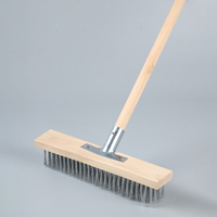 Brosse à fil métallique pour piscine avec manche en bois, balai métallique commercial pour jardin, brosse à récurer les sols, brosse à terrasse à poils en acier inoxydable