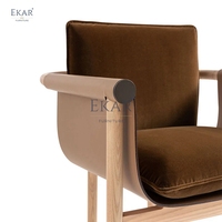 Chaise de salle à manger moderne et élégante en cuir avec pieds en bois massif Tabouret confortable en acier et métal pour bar et bureau à domicile en matériau PC
