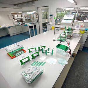 CHINCAN DYCZ-MINI4 미니 SDS 페이지 수직 단백질 전기영동 젤 전기영동 탱크는 1-4 미니 폴리아크릴아미드 젤을 사용합니다 - Product Image 5