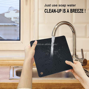 Soldes B2B : Réduction Tarifaire – Tapis de Protection en Silicone Nid d'Abeille Antidérapant, Flexible et Écologique, Résistant à la Chaleur pour Plats Chauds et Sous-Verres - Product Image 6