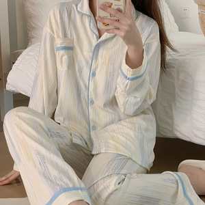 Set <span class=keywords><strong>Pigiama</strong></span> da <span class=keywords><strong>Donna</strong></span> <span class=keywords><strong>con</strong></span> Stampa Floreale, Abbigliamento da Notte in Crepe a Maniche Lunghe, Due Pezzi <span class=keywords><strong>con</strong></span> <span class=keywords><strong>Bottoni</strong></span>, Traspirante, Set Loungewear Femminile - Product Image 4