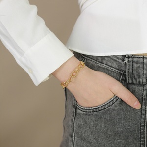 Pulsera de Cadena con Eslabones en Espiral de Acero Inoxidable Chapado en Oro de Alta Calidad para Mujer - Product Image 6