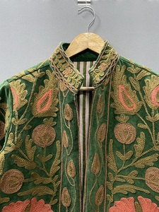 Chaqueta de terciopelo Suzani bordada a mano para mujer, cuello alto, manga larga, corte recortado, cálida, informal, para otoño - Product Image 3