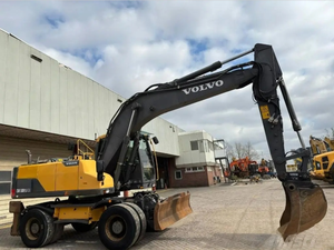 Excavatrice sur pneus Volvo EW180 originale d'occasion de marque suédoise en bon état pour les travaux de construction à bas prix à vendre - Product Image 4