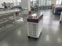 Machine de nettoyage laser 500W refroidie par air, haute sécurité, nouvelle génération, économe en énergie, pour l'élimination de la rouille, de la peinture et de l'huile sur l'acier, et le nettoyage des poussières sur le métal et la pierre