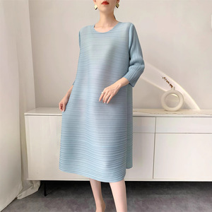 Abito Midi Plissettato Stile Miyake Primavera/Estate da Donna, Alla Moda, Giovanile, Ampio, <span class=keywords><strong>Taglie</strong></span> Forti, in Poliestere - Product Image 1