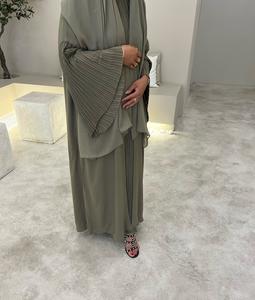 Elegante Set Abaya Islamico da Donna in Due Pezzi, Stile Dubai con Abito Interno Plissettato e Veste Esterna, Design Turco di Lusso - Product Image 5