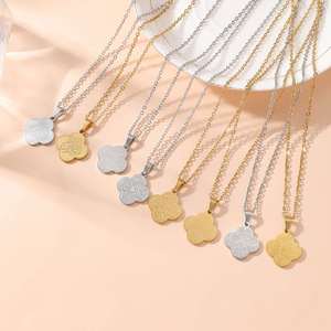 Colliers de mode en acier avec pendentif double face Sabr <span class=keywords><strong>Shukr</strong></span> Tawakkul, motif islamique musulman arabe Allah, gratitude et confiance en Dieu, motif trèfle - Product Image 1