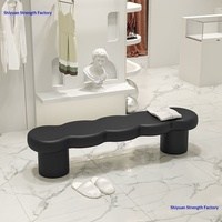 Banc multifonctionnel en bois de style américain, tendance et minimaliste, avec dossier ondulé, servant de lit d'appoint, armoire, canapé, banc à chaussures et tabouret de maison.