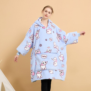 Sweat-shirt Sherpa surdimensionné à capuche pour femme, design poche géante, personnalisé d'usine, couverture portable - Product Image 3