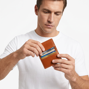 Cartera de Cuero Genuino para Hombre WRIZA con Protección RFID, Diseño Delgado y Duradero, Color Marrón Premium, para Viajes y Uso Diario - Product Image 2
