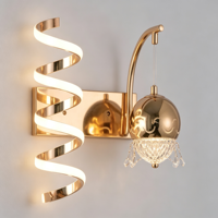 Lampes murales LED en acrylique spirale de luxe modernes en gros, luminaires décoratifs dorés pour salon et chambre à coucher, appliques murales créatives